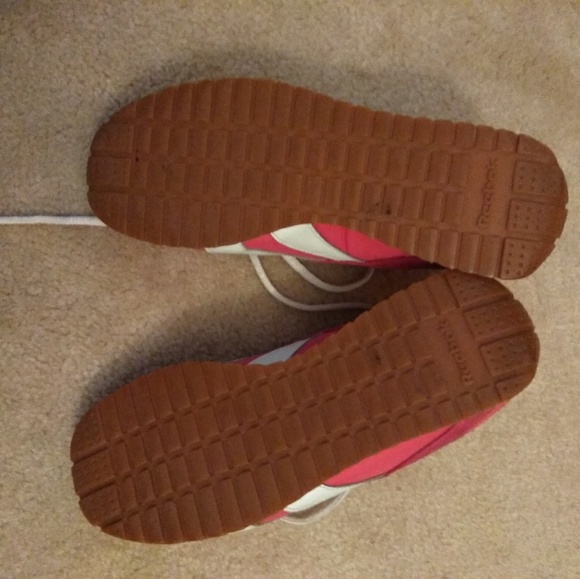 Reebok's - Picture 4 of 4